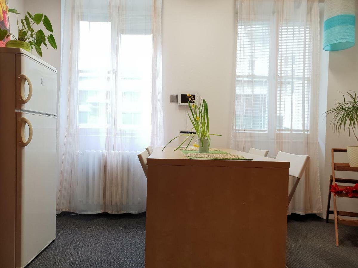 Quiet Courtyard Apartment プラハ エクステリア 写真